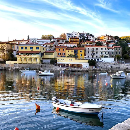 Vila Leo Cavea *